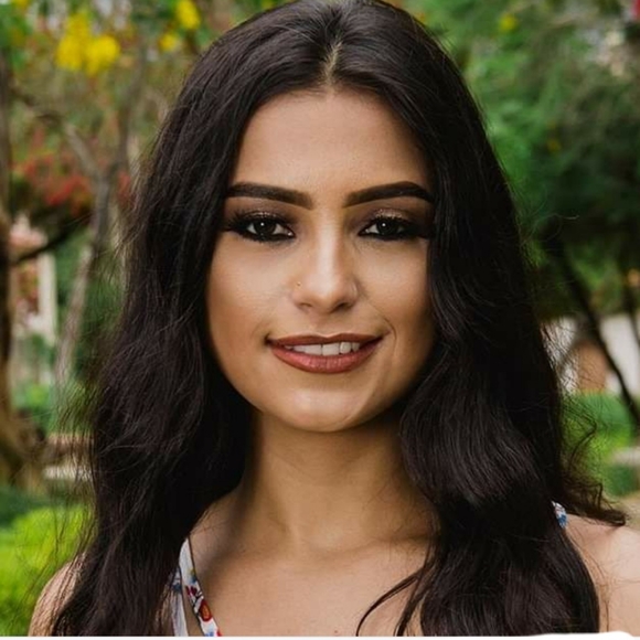 Glossy - Picture 1 of 1